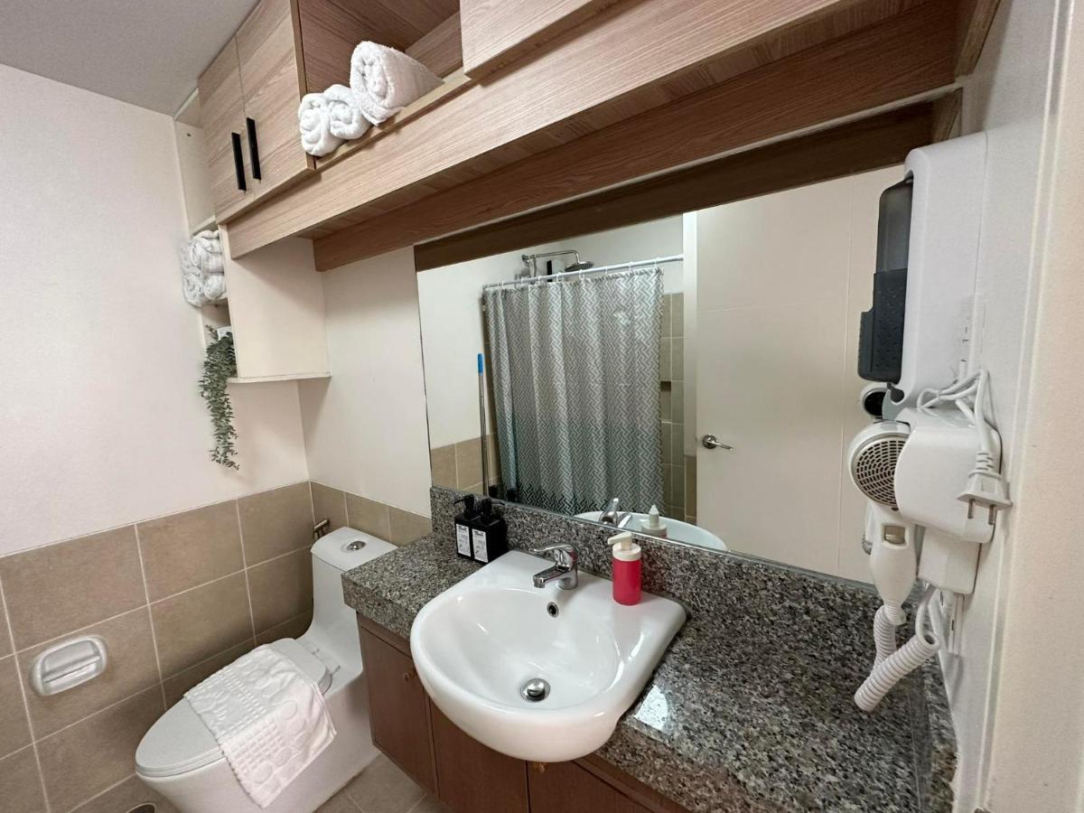Celandine Residence In Quezon City Caloocan Eksteriør bilde